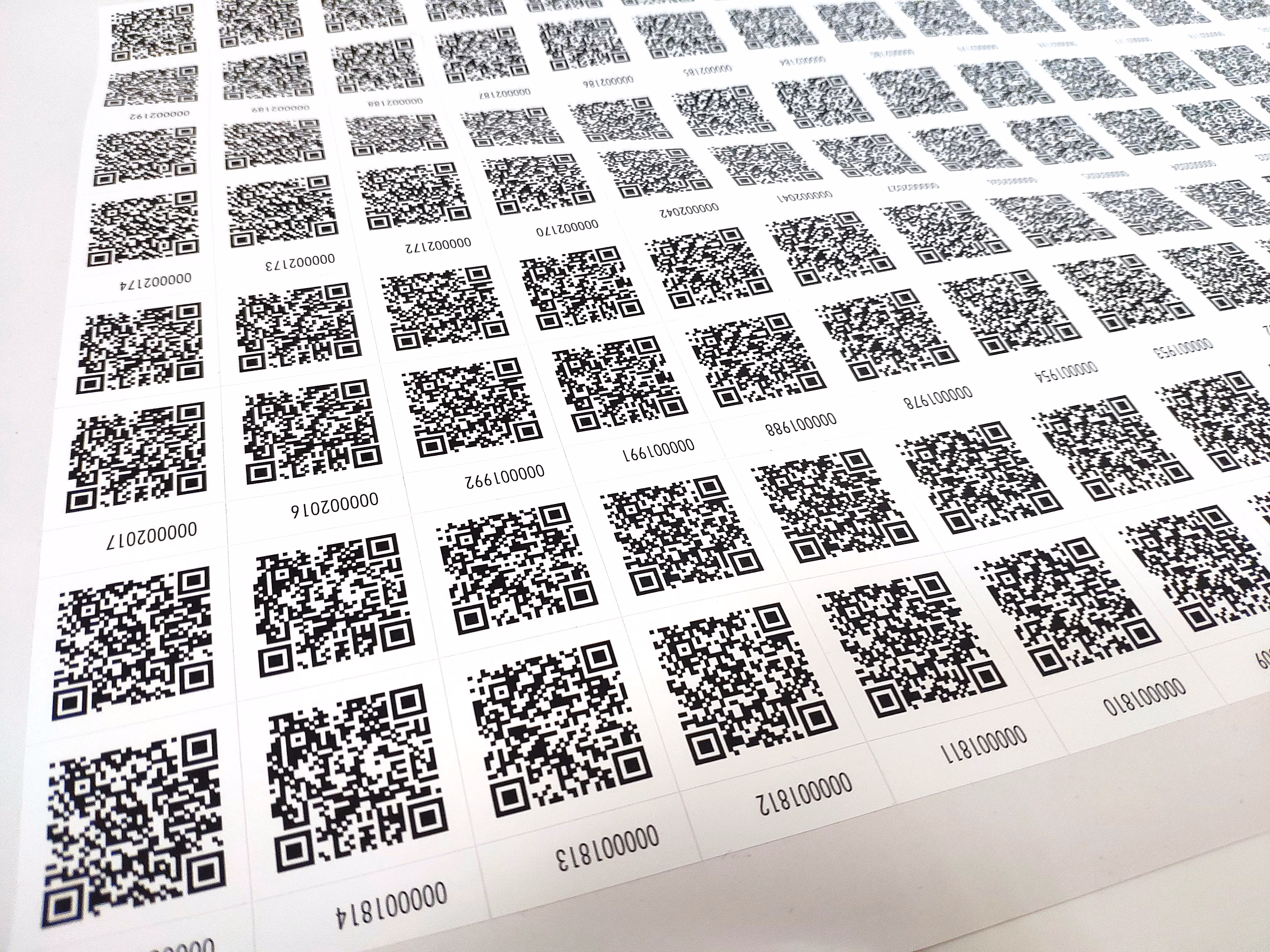 листы наклеек с QR-кодами, тиражная печать
